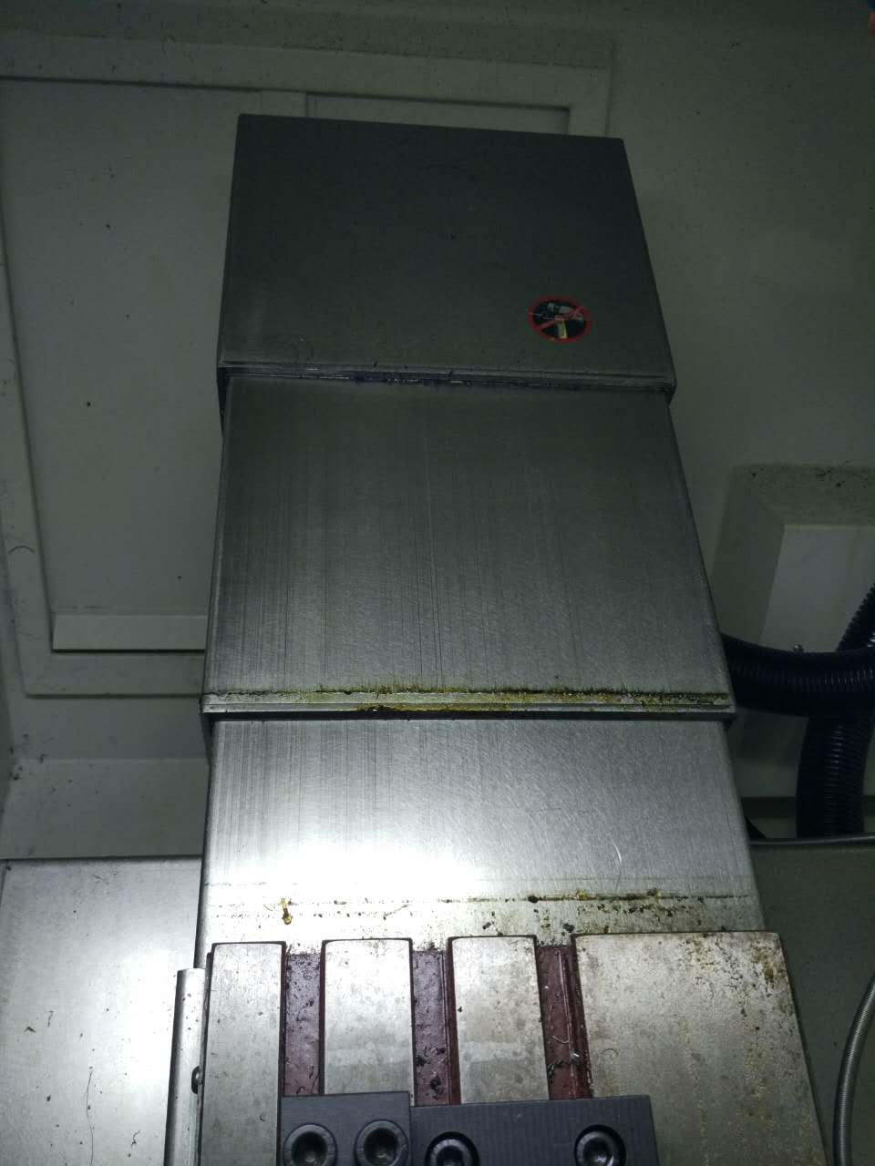 冷卻泵采用臺(tái)灣進(jìn)口的大排量冷卻泵 冷卻泵采用臺(tái)灣進(jìn)口的大排量冷卻泵