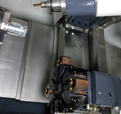 標準配置為伺服刀塔,再配置車銑銑削機構(gòu)、實現(xiàn)4+1軸車銑復(fù)合加工或5軸加工。